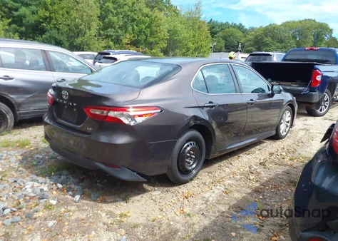 2018 Toyota Camry Le из США, поврежденный, VIN 4T1B11HK9JU673070